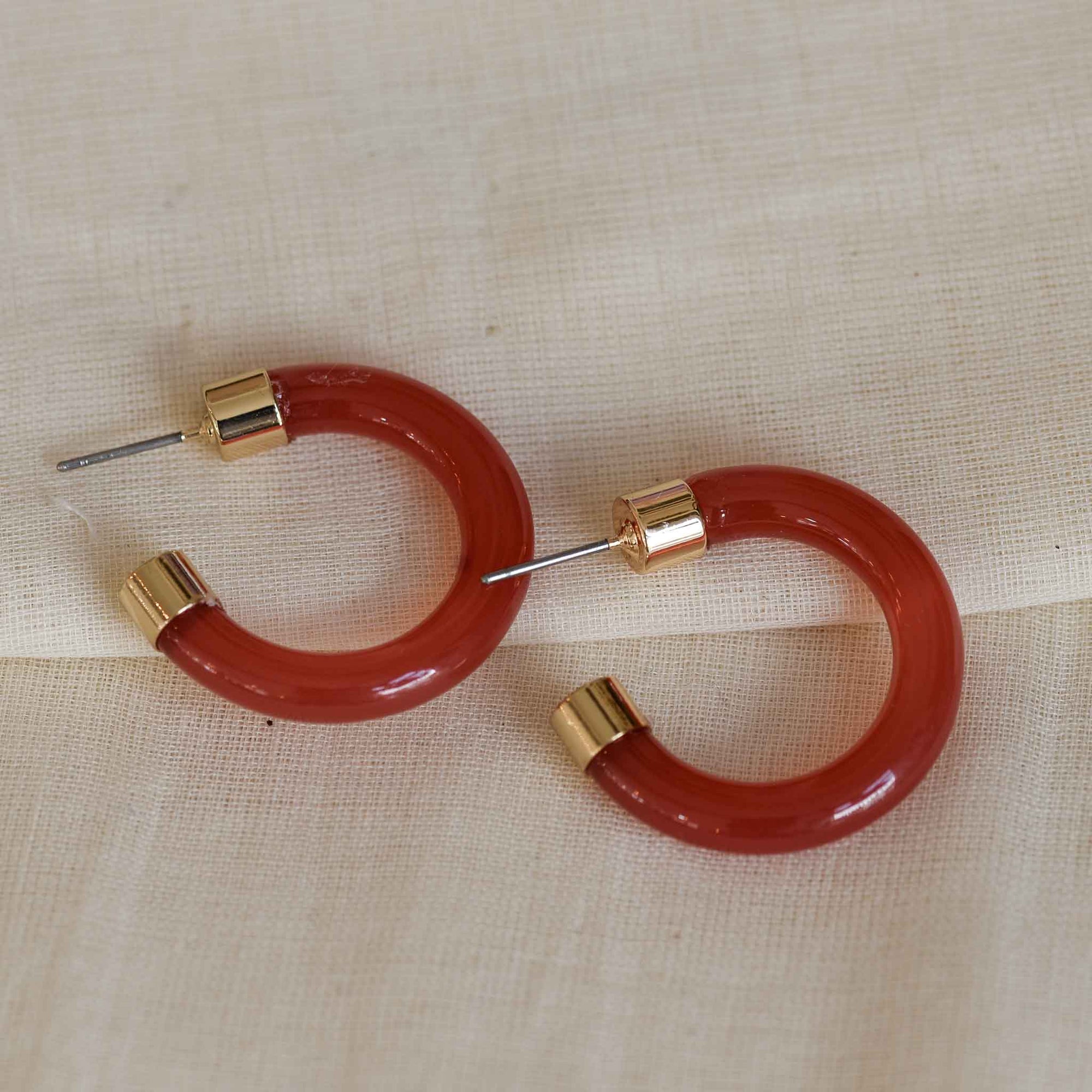 Big Metal London eco friendly resin pink red hand glossy hoop with gold metal ends hypoallergenic