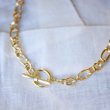 Load image into Gallery viewer, Maude Curb Chain Necklace in Gold