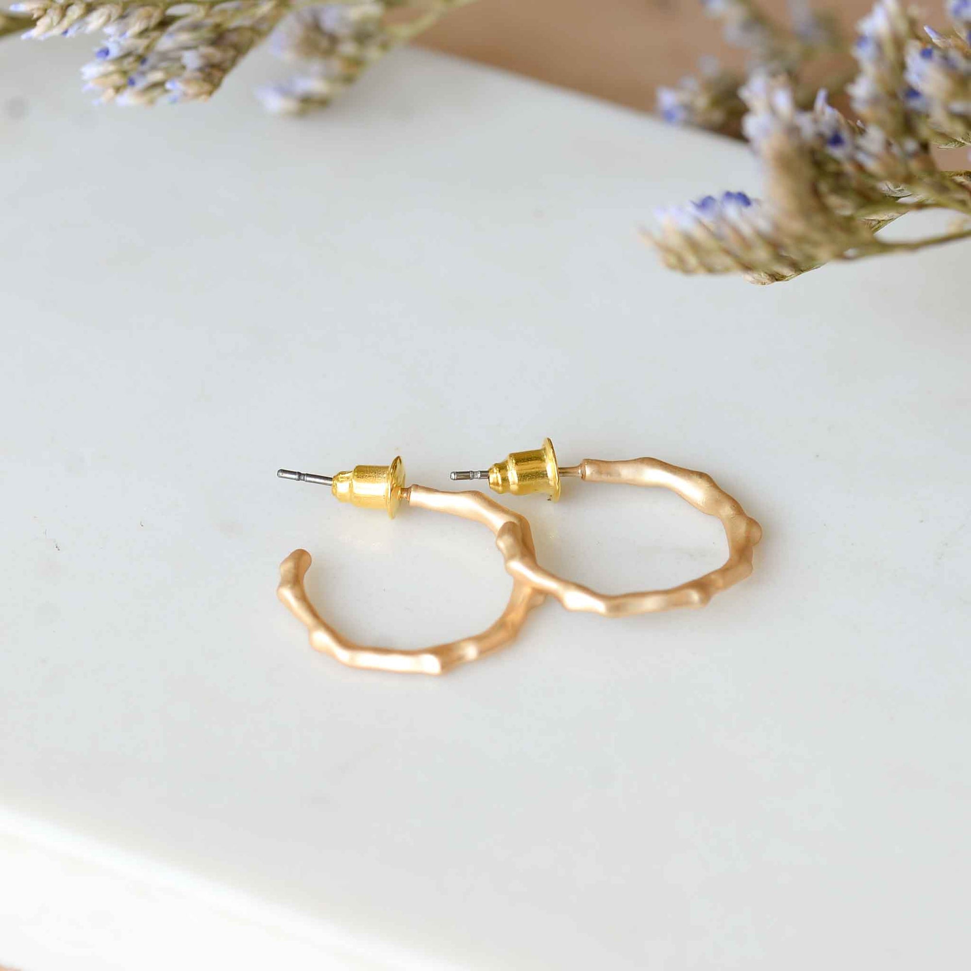 big-metal-valeria-gold