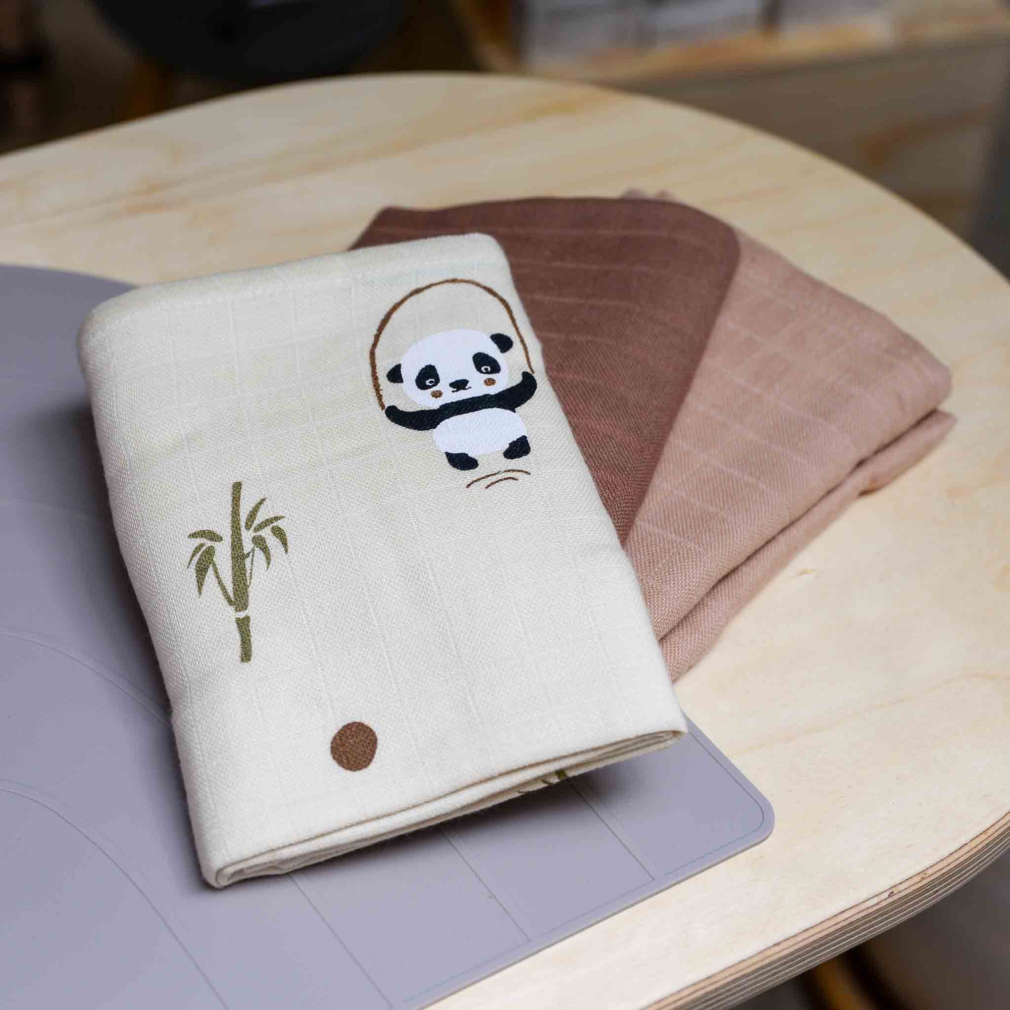 oyoy panda muslin set