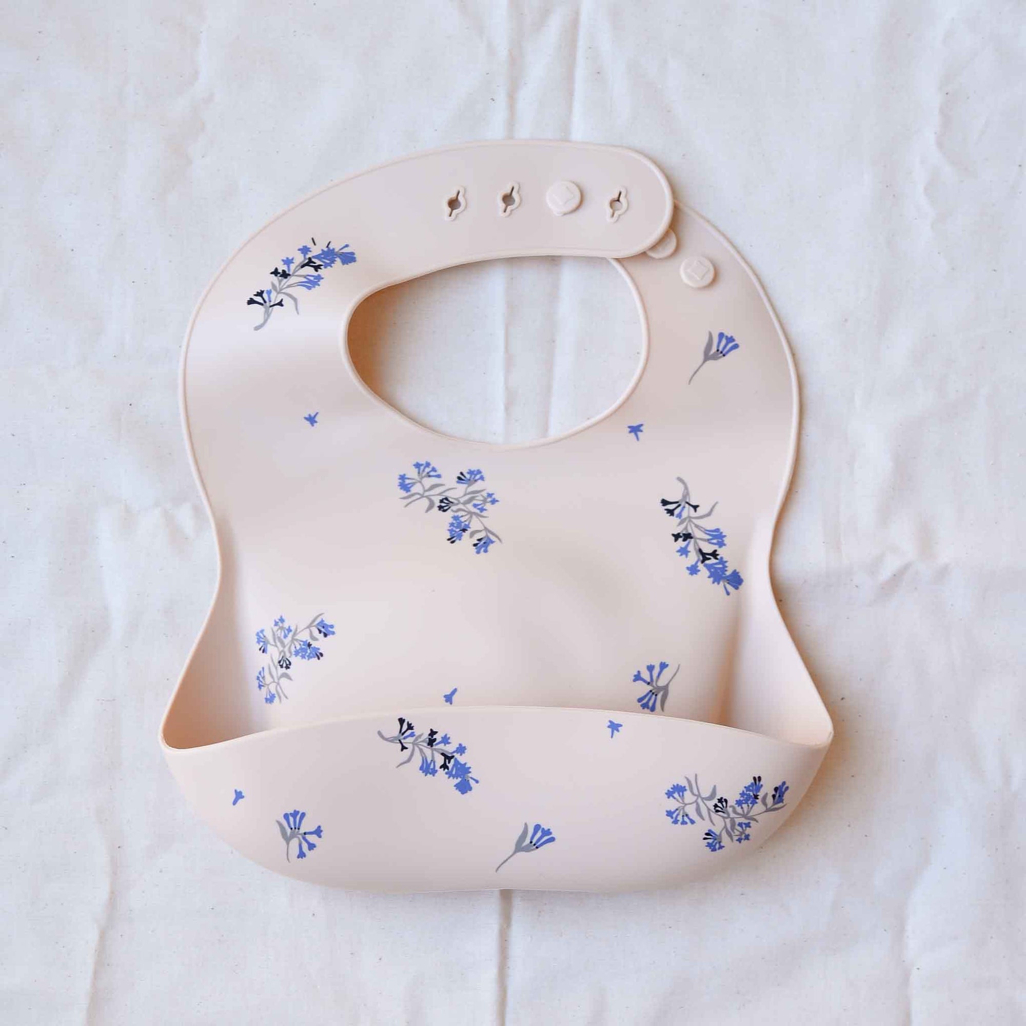 Mushie Silicone Bib flowers