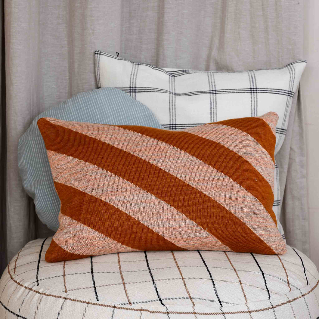 takar-cushion-orange-pink