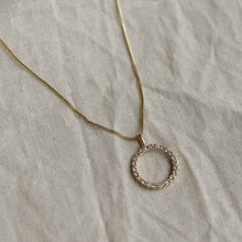 Load image into Gallery viewer, crystal circle necklace